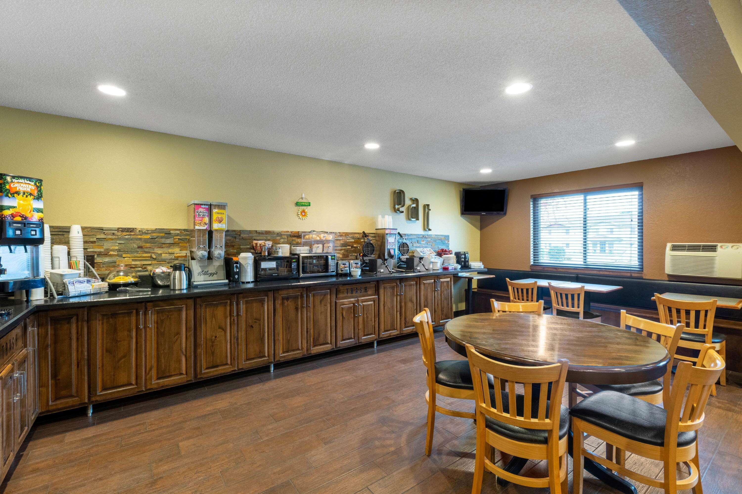 Отель Super 8 By Wyndham Bemidji Mn Экстерьер фото